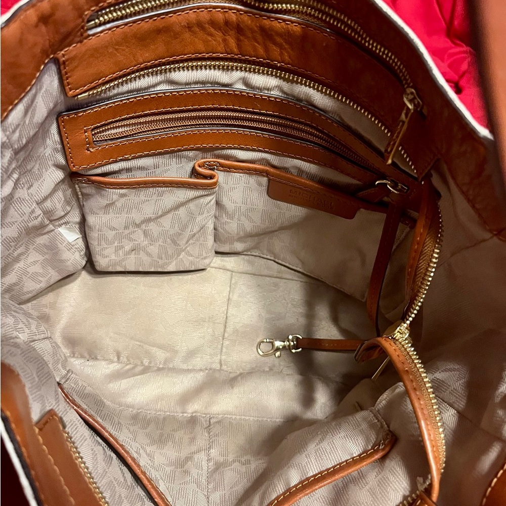 Michael Kors leather bag - Picture 4 of 6